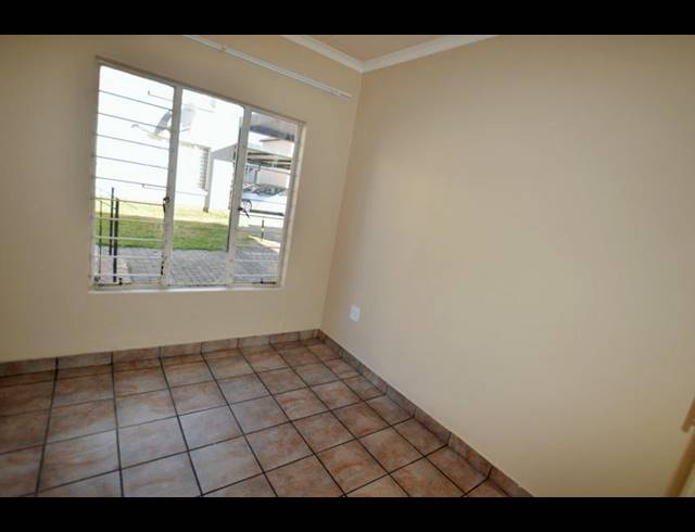 2 BEDROOM APARTMENT FOR SALE IN VAAL PARK EXT 1